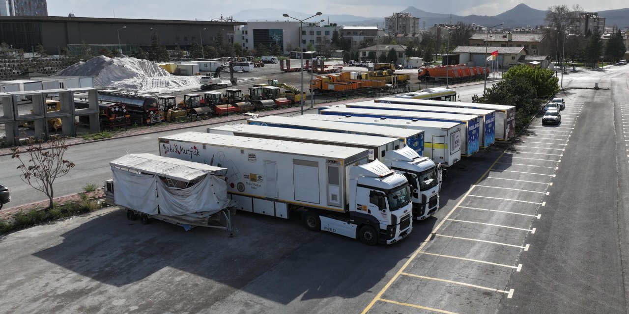 Depremden etkilenen İstanbul'a Konya'dan yardım