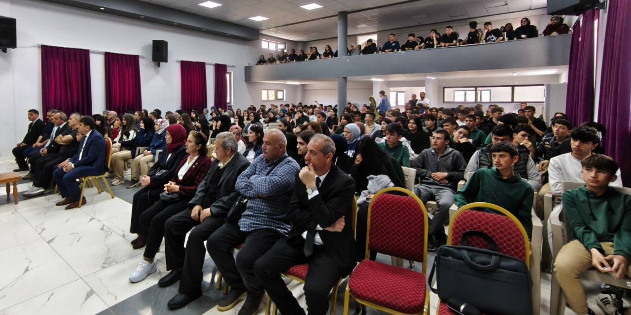Hüyük'te 'Milli Egemenlik' konferansı düzenlendi