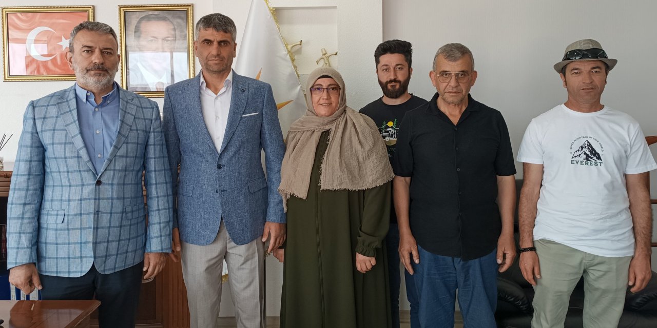 Dünya Görmeyenler Derneği'nden AK Parti'ye ziyaret