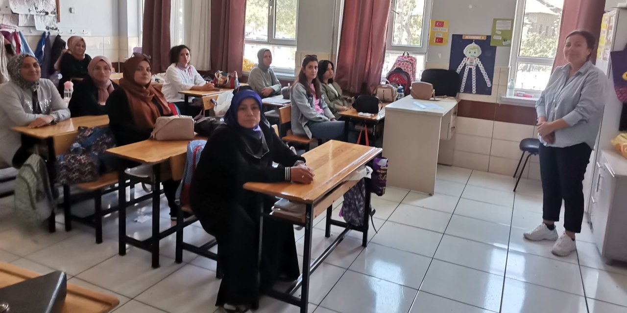 'Maarif Modeli Ebeveyn Okulu' sürüyor