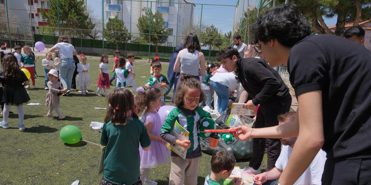 Büyükşehir Gençlik Meclisi'nden 'çocuk' etkinliği