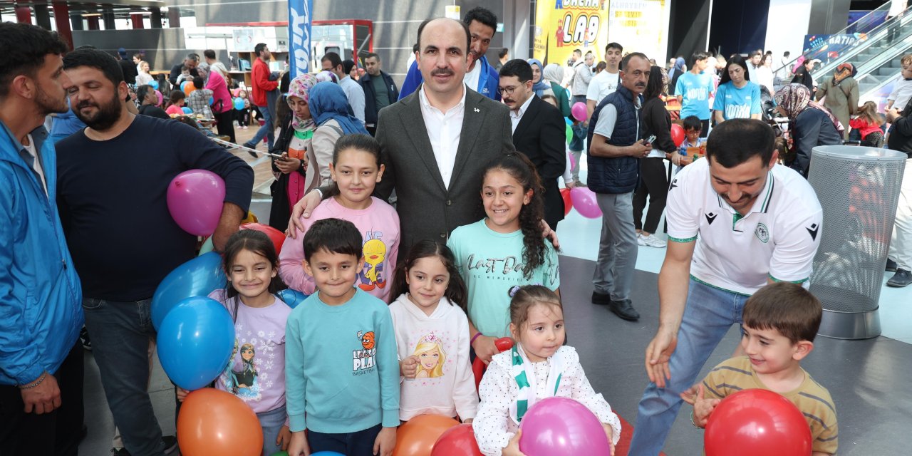 Altay'dan 'çocuk şenliği'ne ziyaret