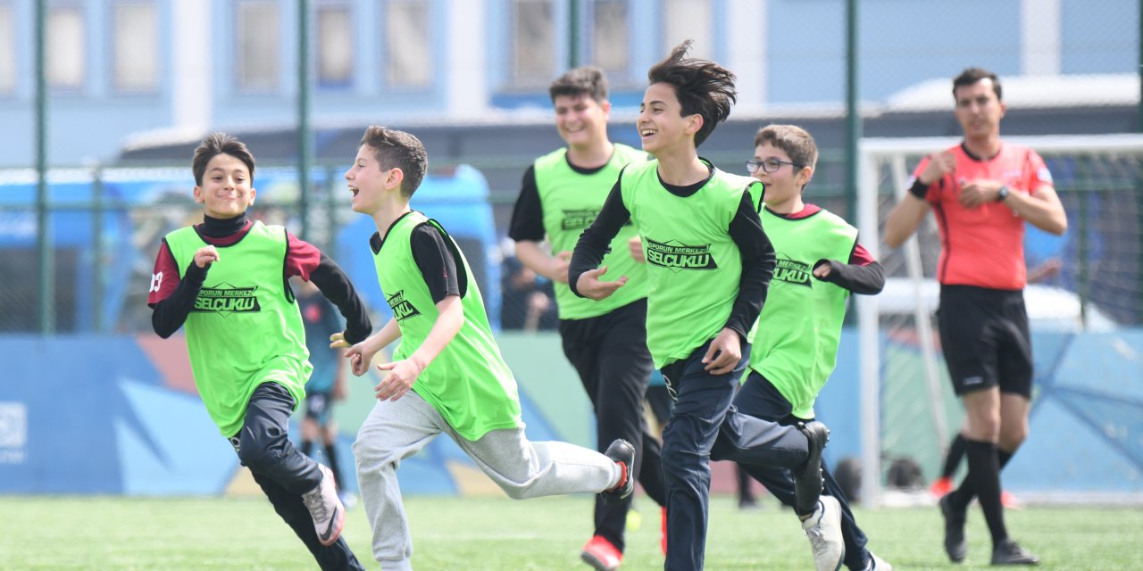 Selçuklu Belediyesi Ortaokullar Arası Futbol Turnuvası Başladı