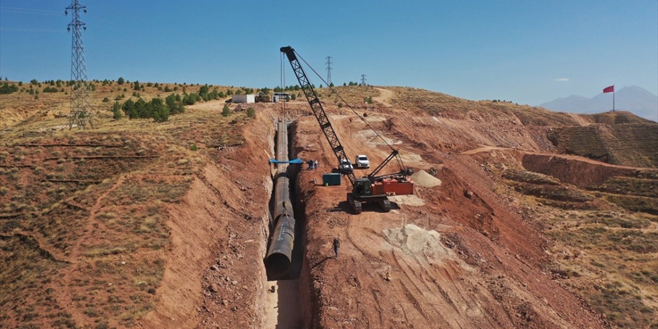 Barajda sulama inşaatı devam ediyor