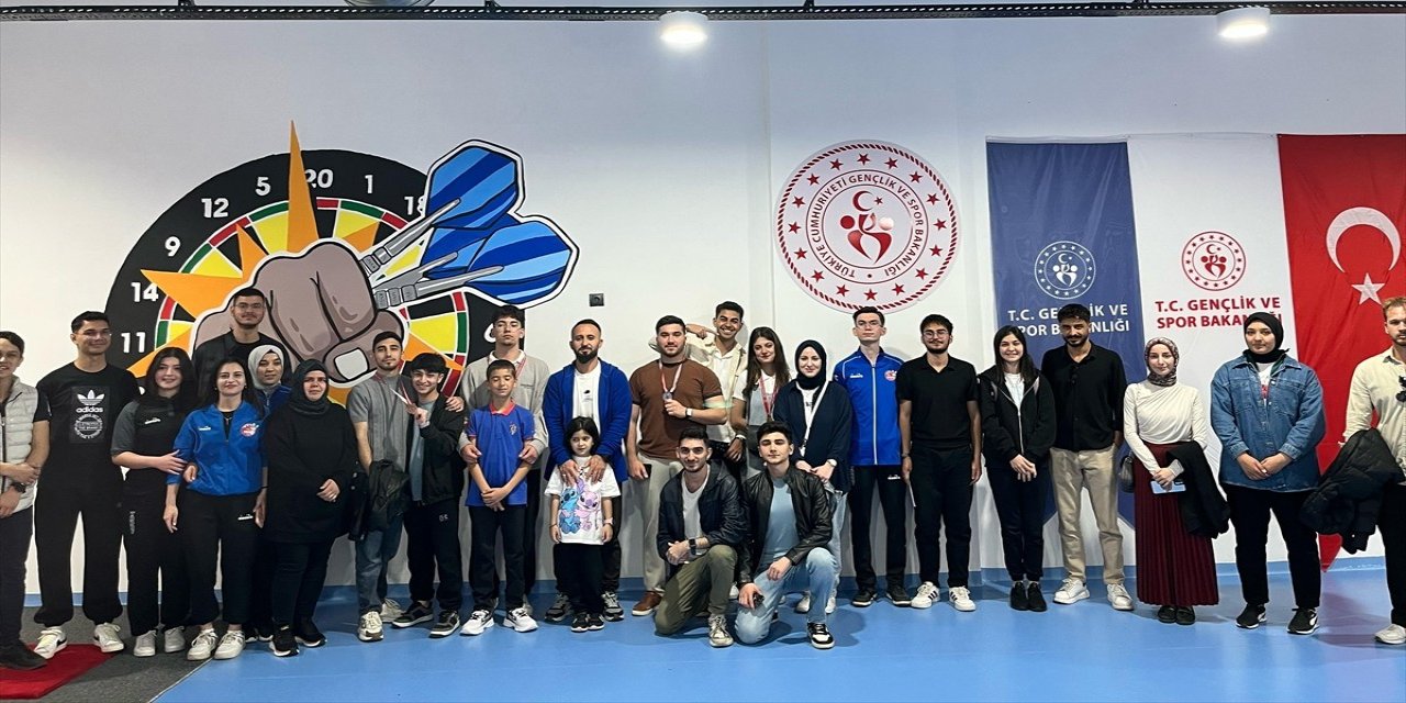 Yeşilay'ın 'dart turnuvası'na büyük ilgi