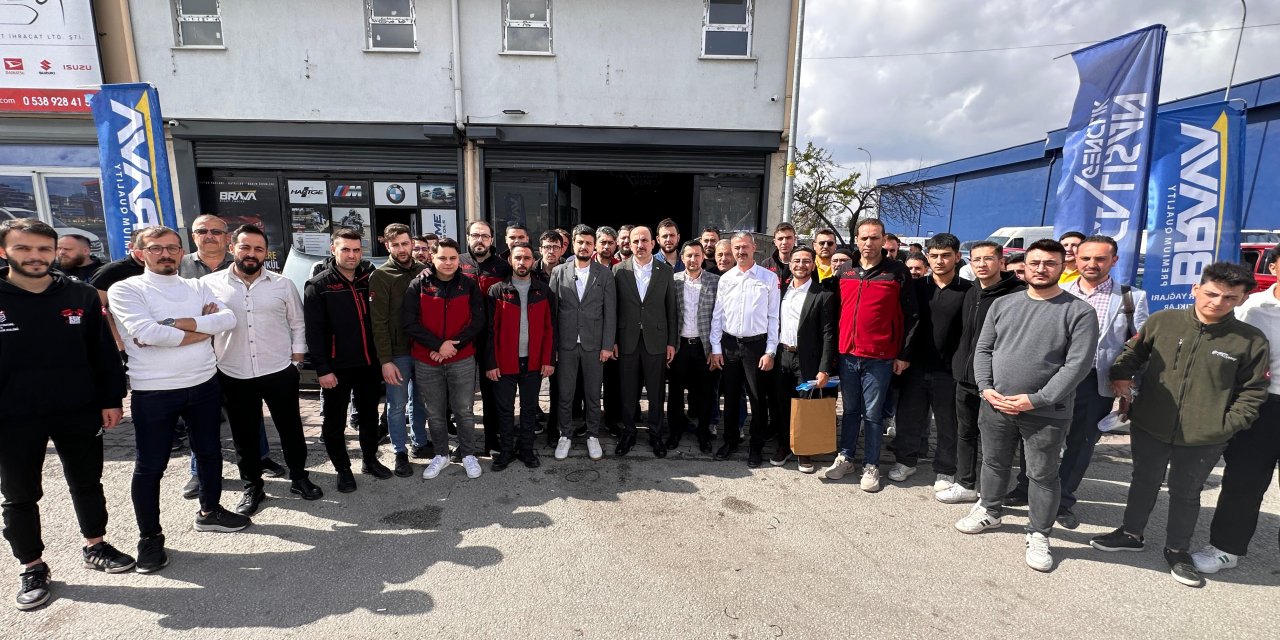 Altay 1 Mayıs'ta sanayide çalışanlarla buluştu