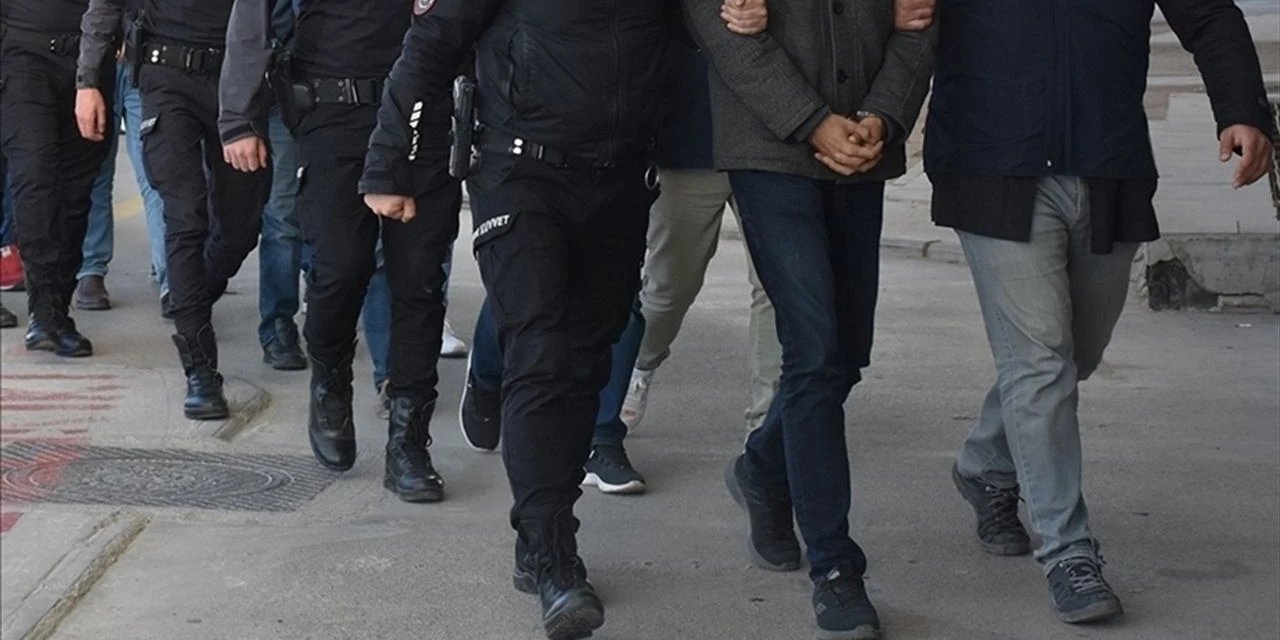 Konya merkezli terör operasyonunda 14 gözaltı