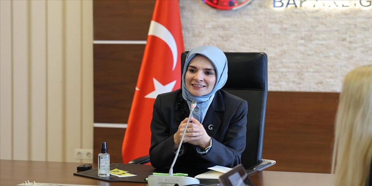 Bakan Göktaş'tan üniversite öğrencilerinin "koruyucu aile" projesine destek