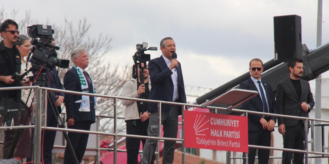 Özgür Özel, Konya'da CHP'li başkanlara fırça attı!