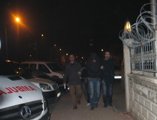 Çaldıklarını gömerken yakalandılar