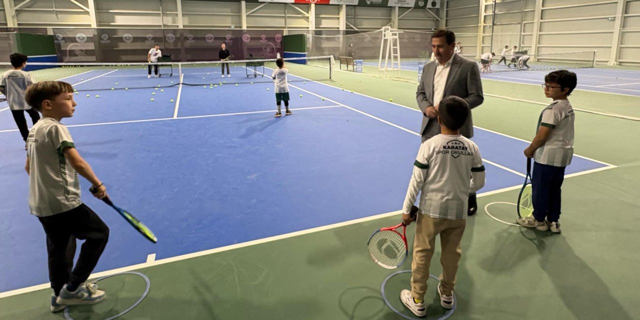 Başkan Kılca tenis kortunda sporseverlerle buluştu