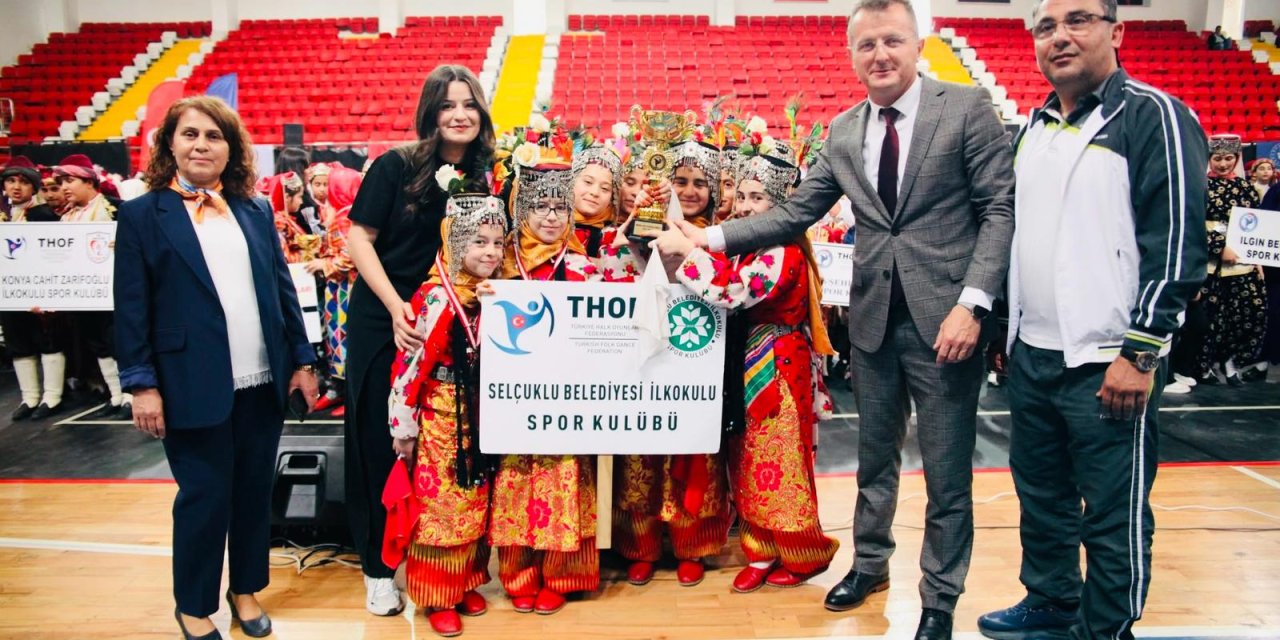 İrem Nur Hoca iki  okulu şampiyon yaptı