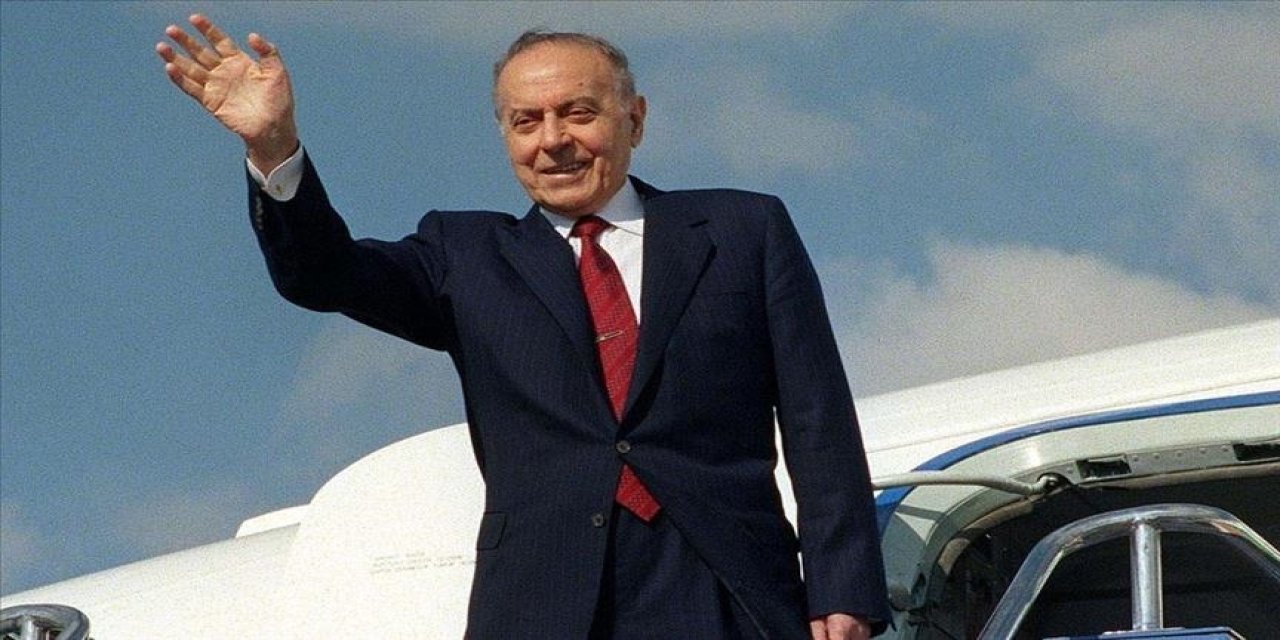 Haydar Aliyev, doğumunun 102. yılında anılıyor