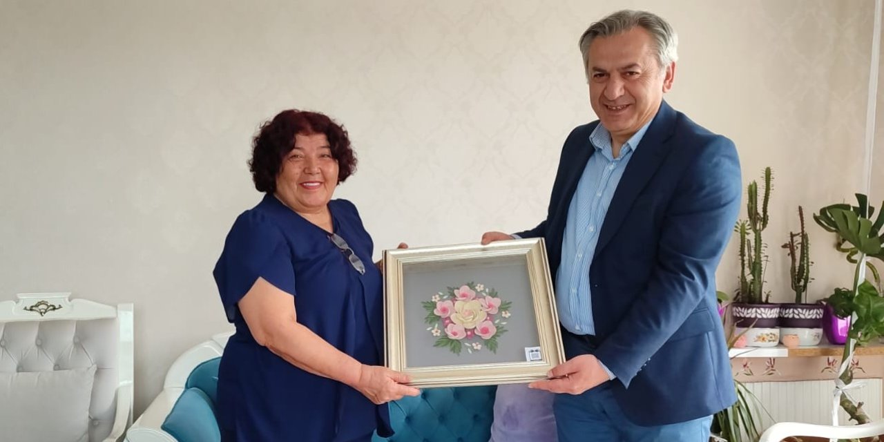 Anneler Günü'nde emekli öğretmenler unutulmadı