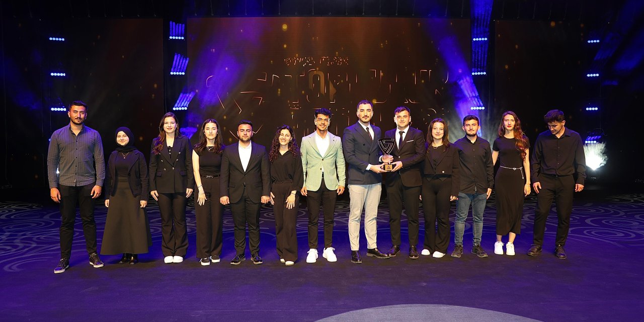 “BizBize Fest Bi’ Başka”da ödüller sahiplerini buldu