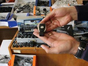 İzmir'de gizli kamera operasyonu: 2 bin 277 gizli kamera