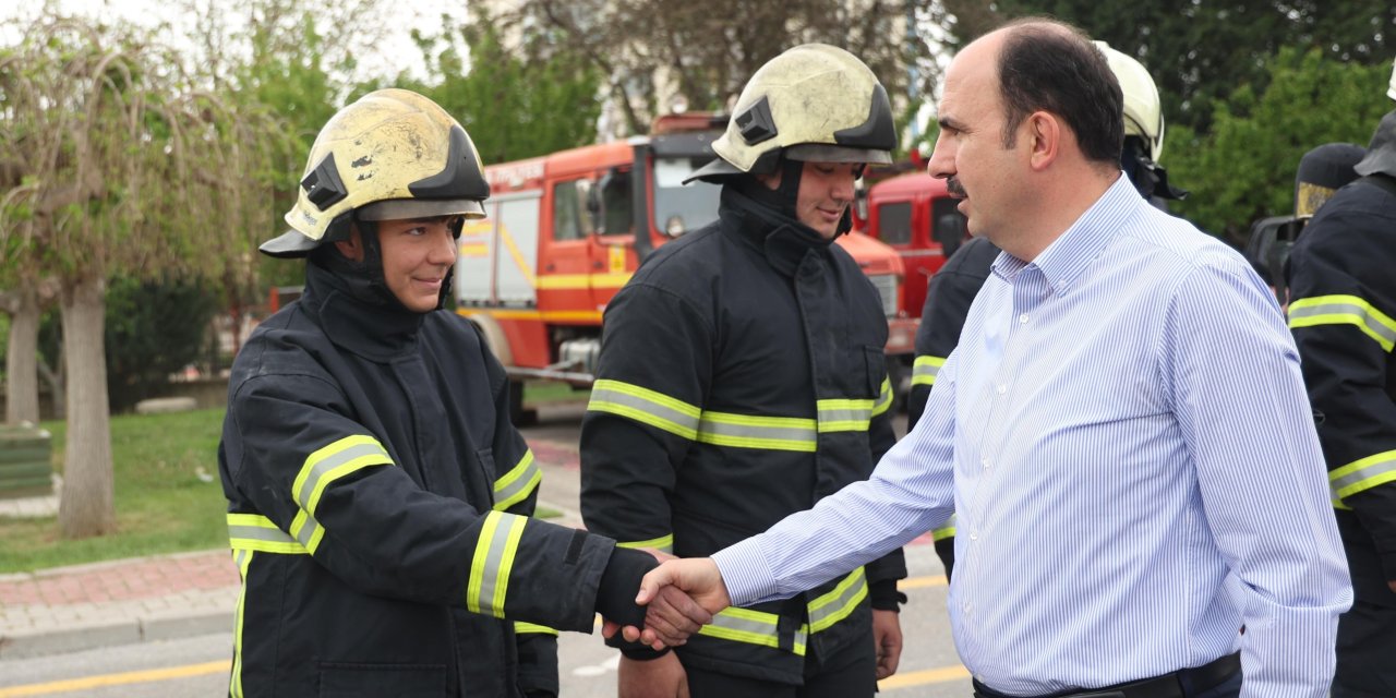 Gönüllü itfaiyeciler yangınlara karşı hazır