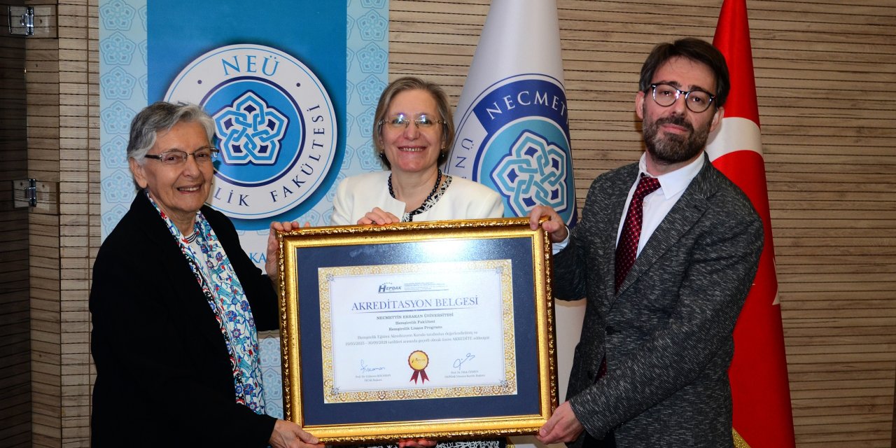 NEÜ’de Hemşirelik Haftası'nda akreditasyon heyecanı