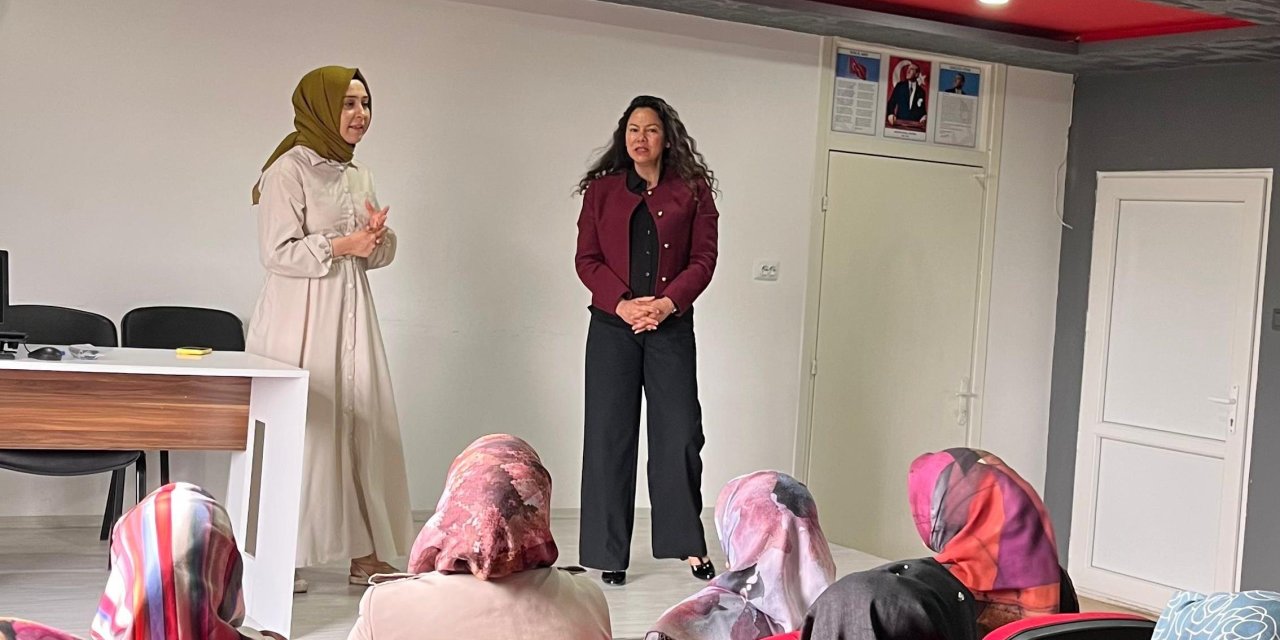 Seydişehir'de ailelelere 'psikodestek' semineri