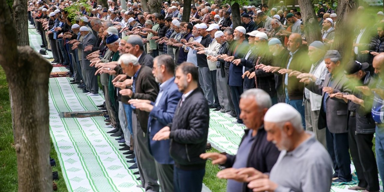Sarayönü'nde iki kez yağmur duası yapıldı