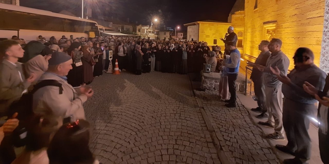 Konya'da hacı adayları dualarla uğurlandı