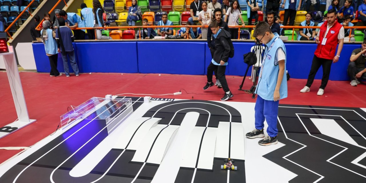 Konya'daki robot yarışmasında heyecan artıyor