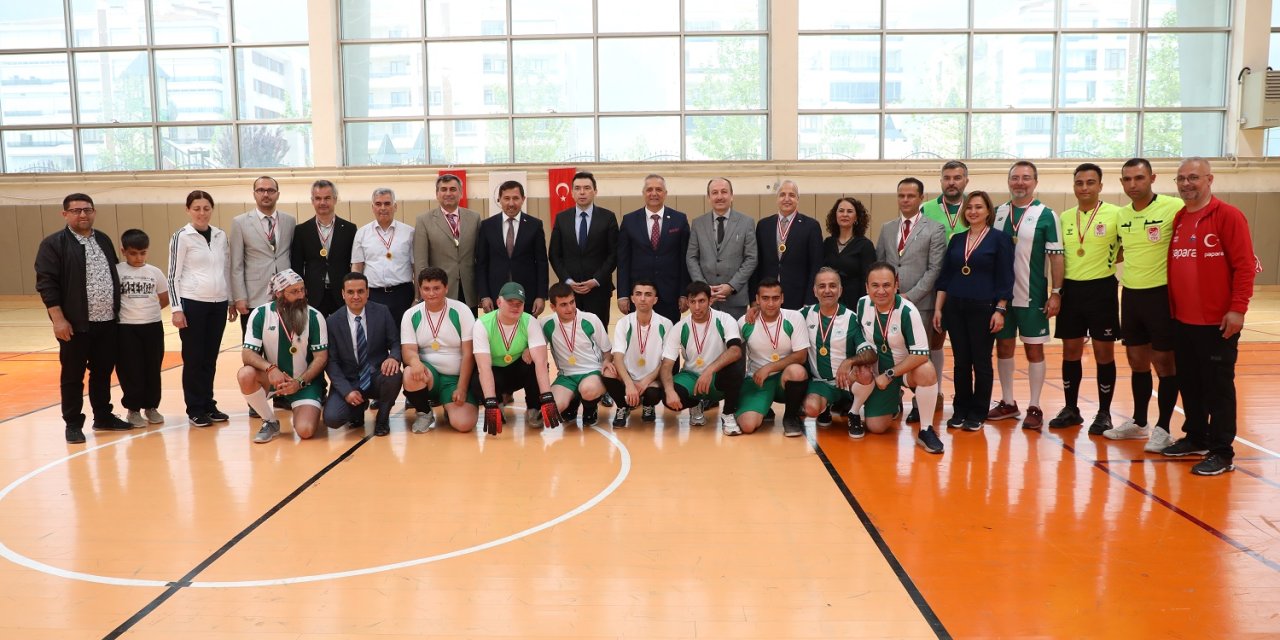 Karatay’da özel futsal karşılaşması oynandı