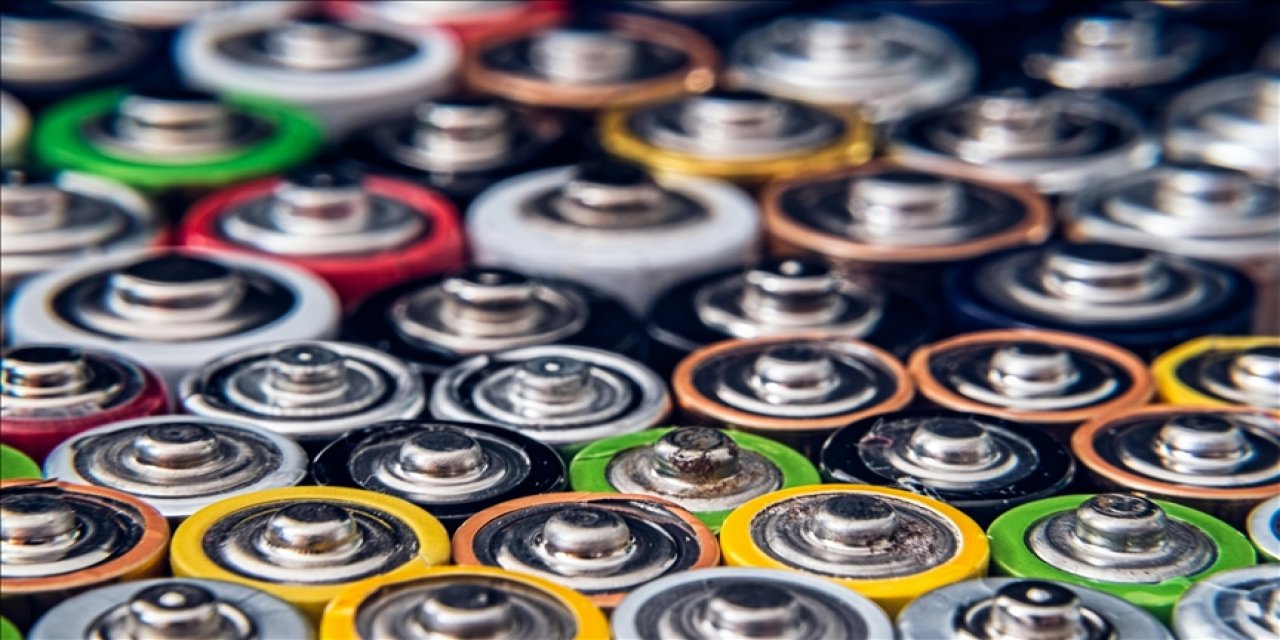 Elektrik kesintisi iletişimde pilli radyonun önemini hatırlattı