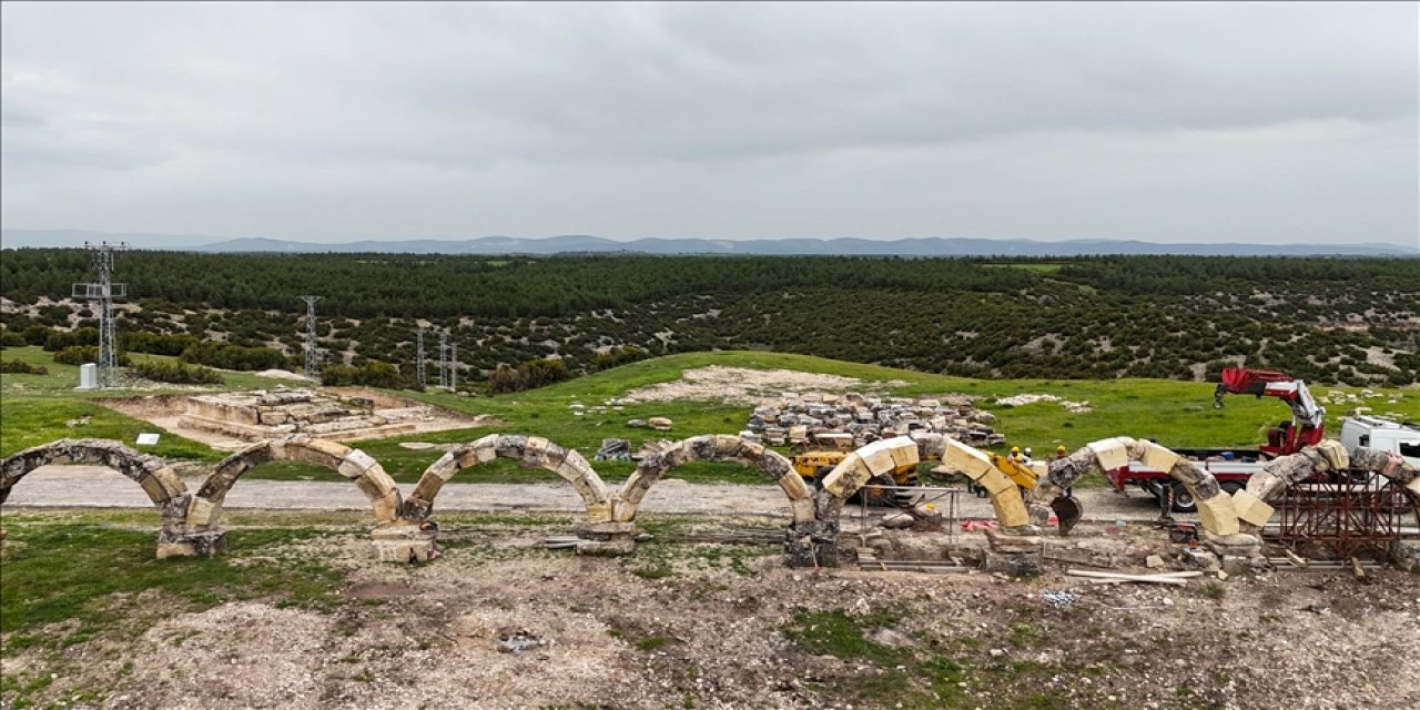 Blaundos Antik Kenti'nde tespit edilen 8 su kemeri ayağa kaldırıldı