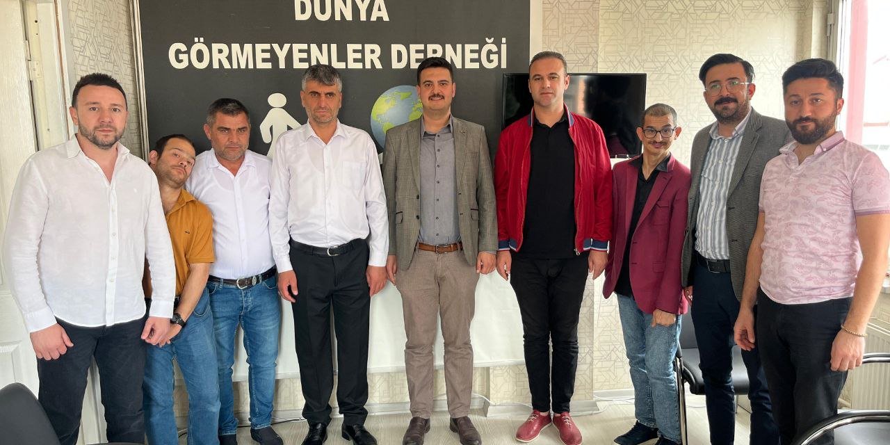 Anahtar'dan Dünya Görmeyenler Derneği'ne ziyaret
