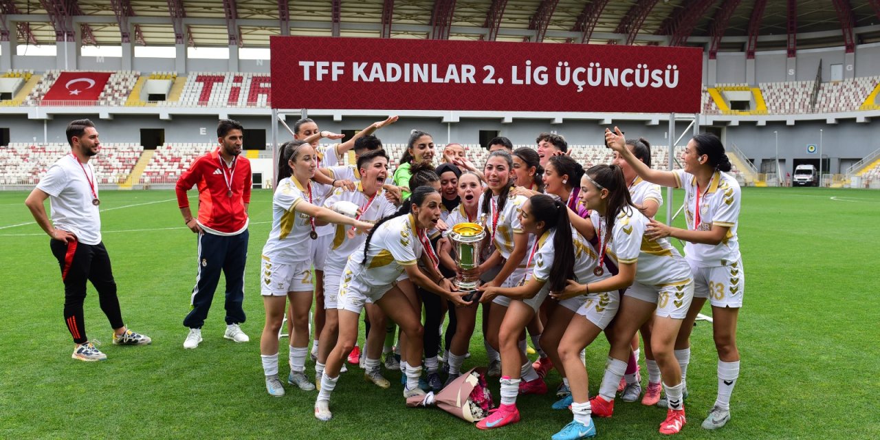 Genç Ülkümspor 1. Lige yükseldi