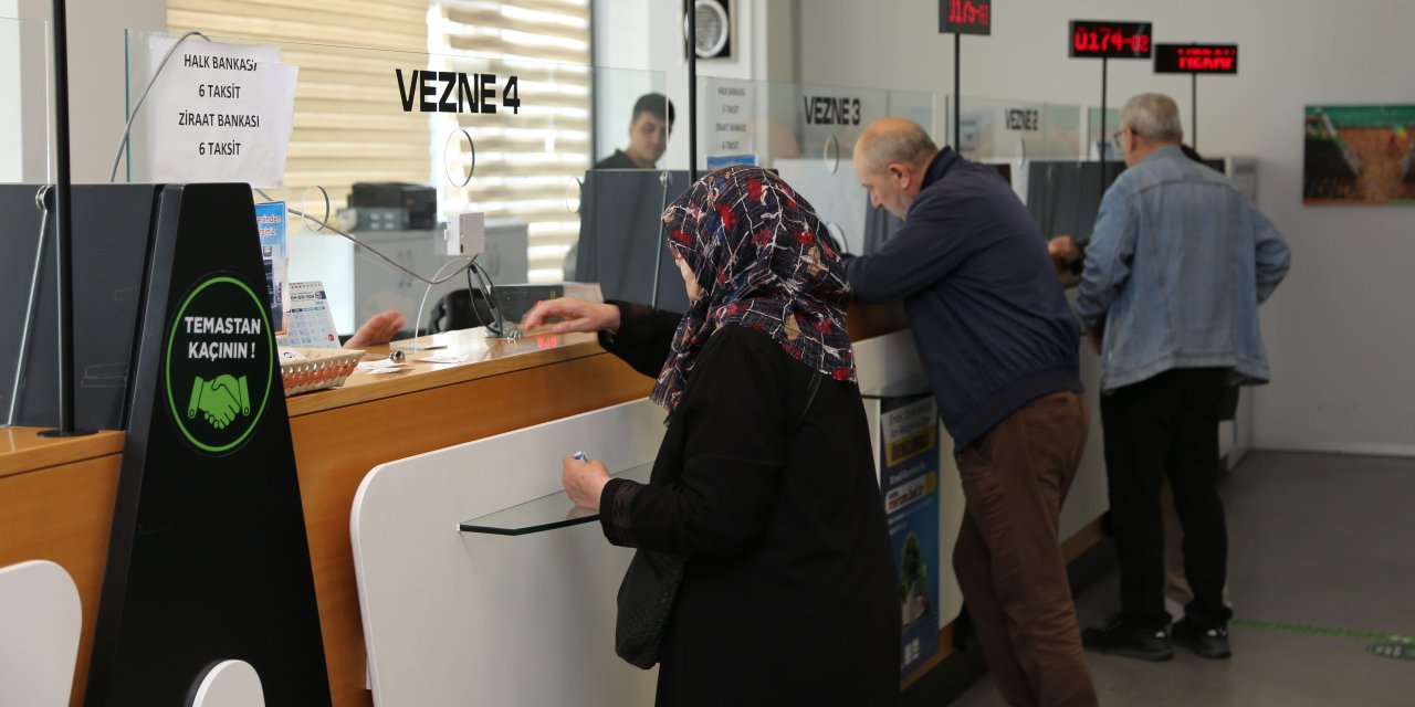 Meram'da vezneler öğle paydosunda da açık