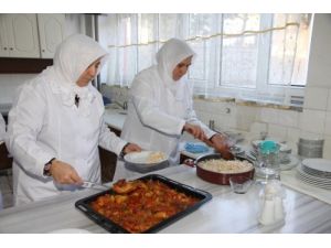 Hami-yet Anneleri Aşçı Yardımcılığı Kursu İle Meslek Sahibi Olabilecek