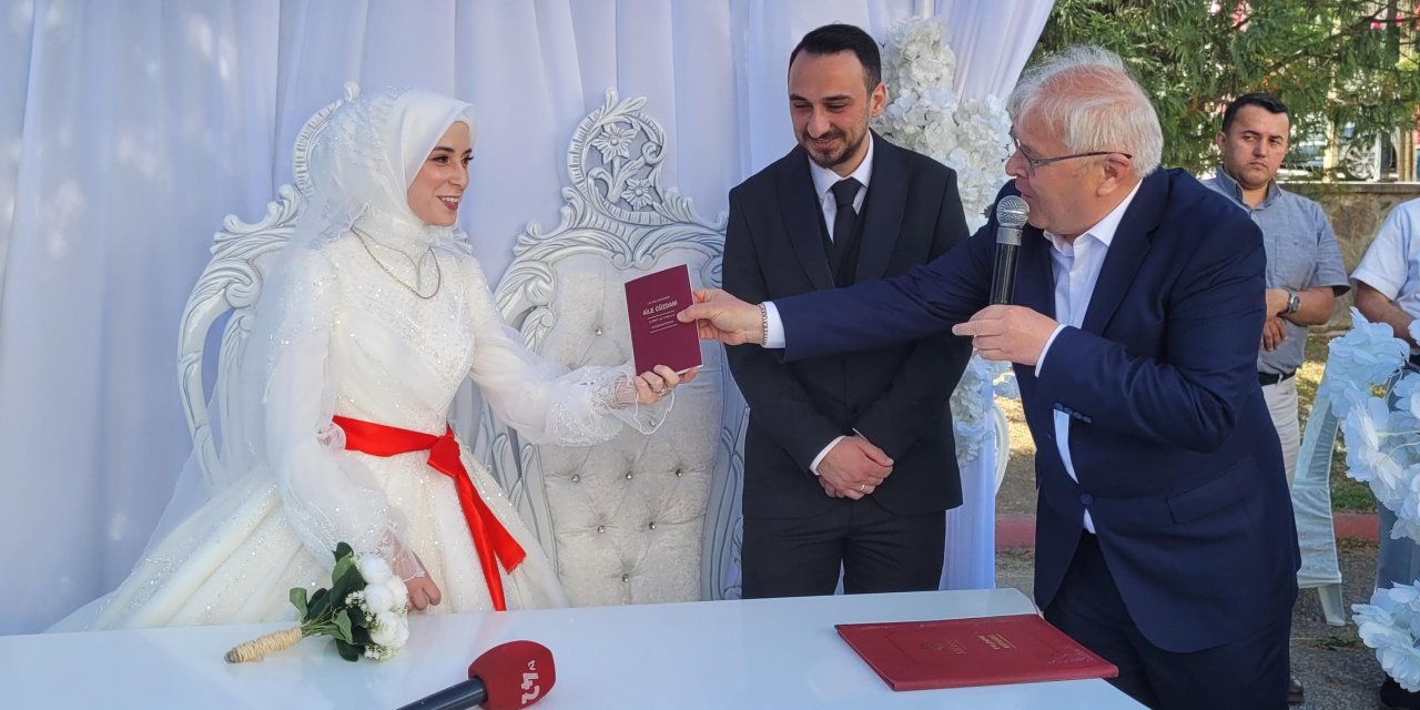 Şen ve Çakar ailelerinin mutlu günü