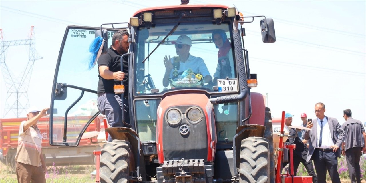 Karaman Valisi Çiçekli üreticileri ziyaret etti