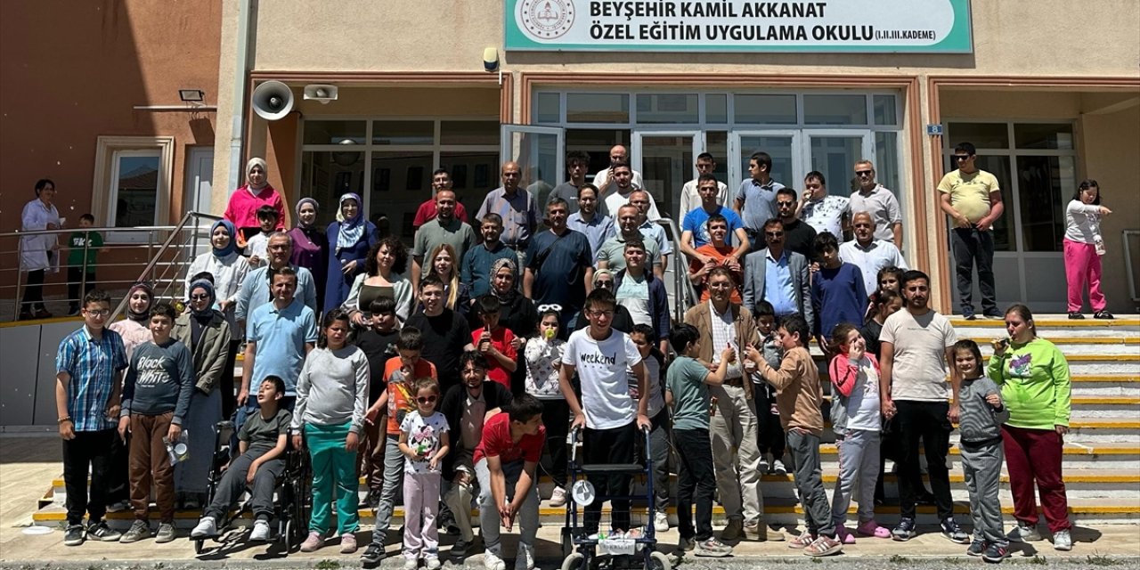 Üniversiteliler özel eğitim öğrencileriyle buluştu