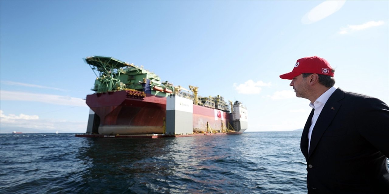 29 Mayıs'ta İstanbul Boğazı'nı geçecek