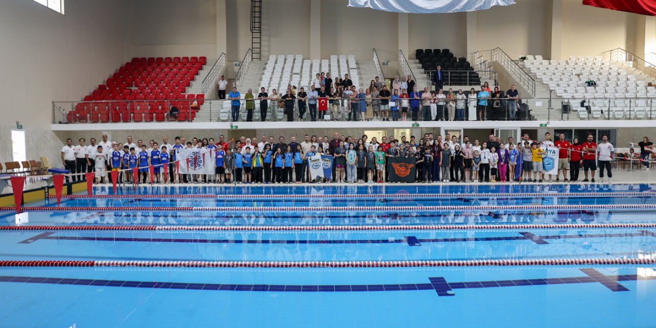 Selçuklu Belediyesi yüzme yarışmalarında madalyalar sahiplerini buldu