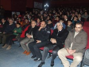 Uyuşturucu Madde Kullanımı Ve Zararları Tiyatro İle Anlatıldı