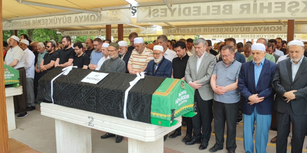 Merhum Motorcu dualarla son yolculuğuna uğurlandı