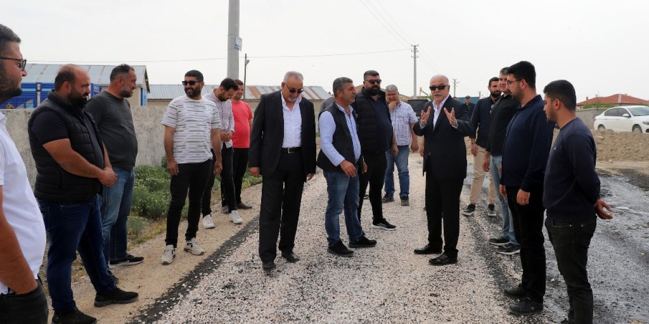 Cihanbeyli'de yol çalışmaları sürüyor