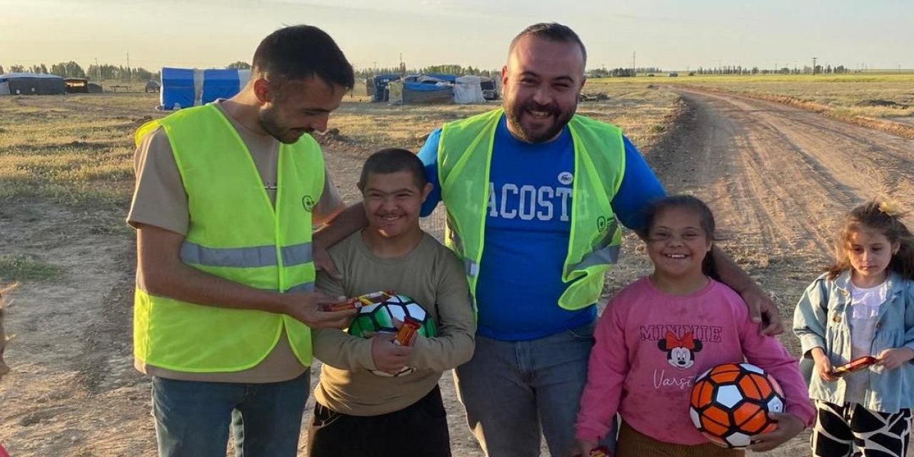Sarayönü Derneği tarım işçilerinin çocuklarının yanında