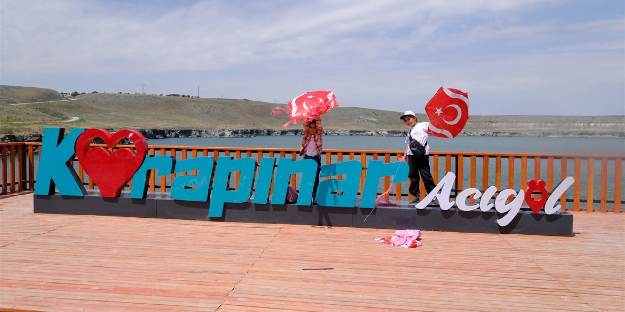 Konya'nın Karapınar ilçesinde uçurtma şenliği düzenlendi