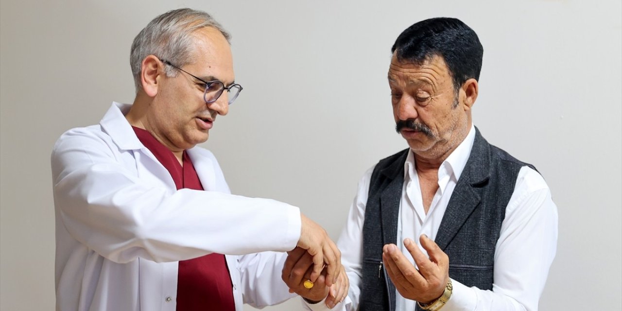 İki şah damarı tıkanan hastaya tek operasyon