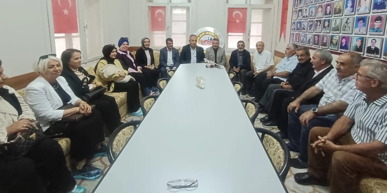 MHP Konya'dan şehit yakınlarına ziyaret