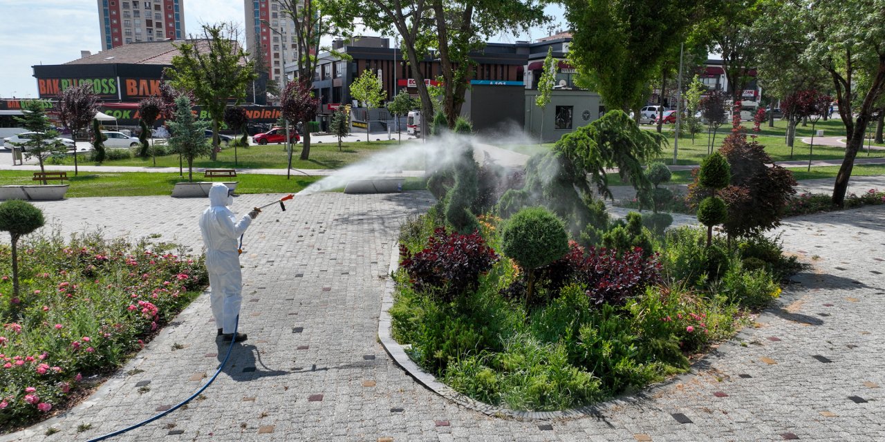 Selçuklu'da yeşil alanlar ilaçlanıyor