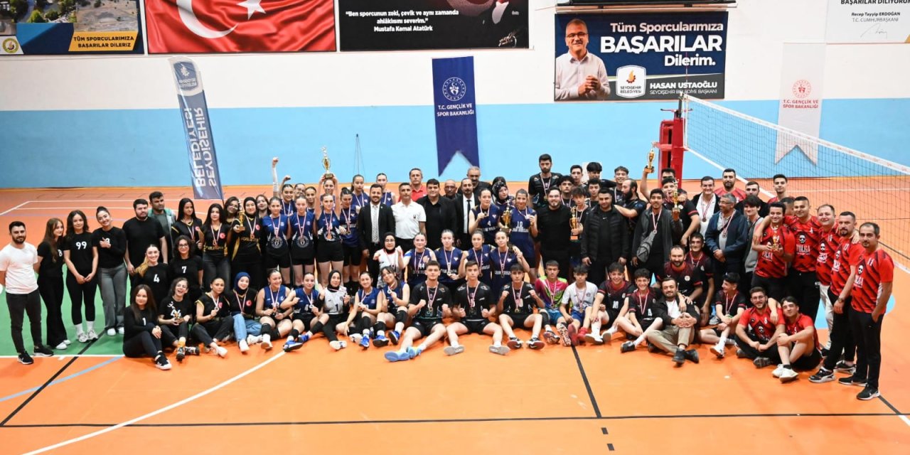 Başkanlık kupası voleybol turnuvasında şampiyonlar belli oldu