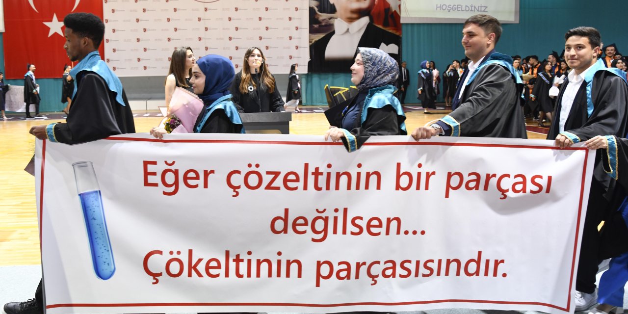 KTÜN'de mezuniyet sevinci