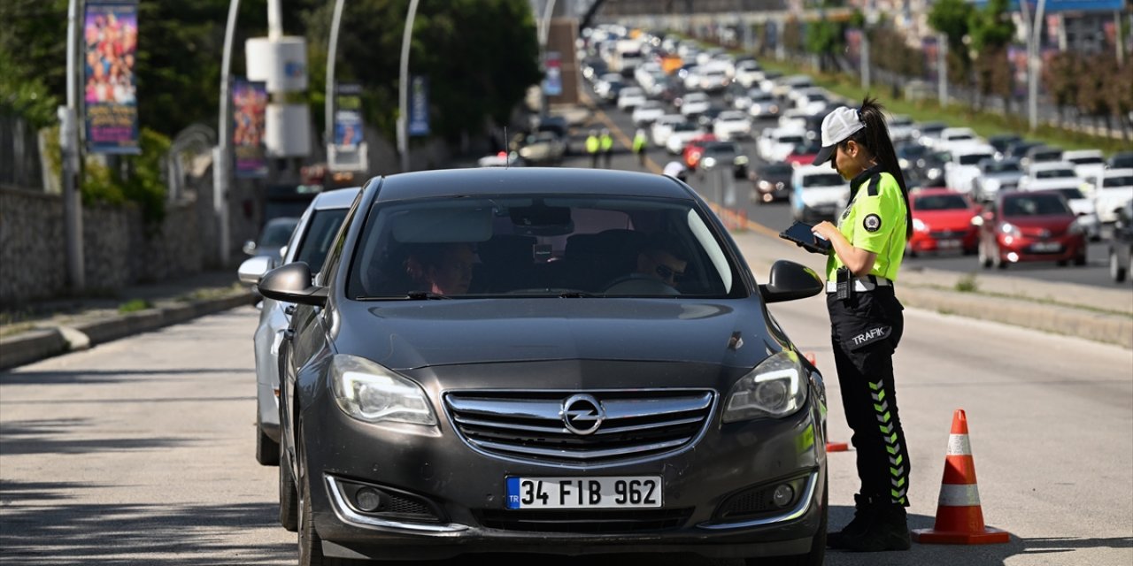 Konya yolunda trafik denetimleri arttı