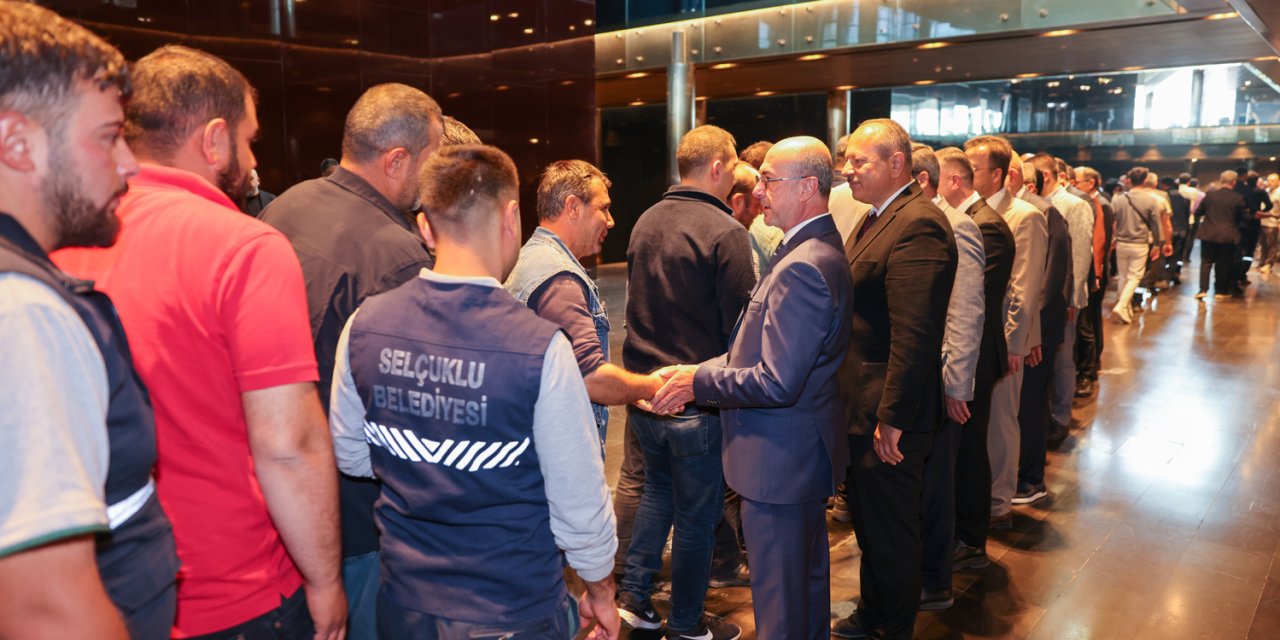 Selçuklu'da Pekyatırmacı çalışanlarla bayramlaştı